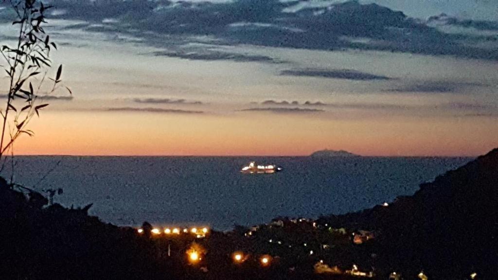 Cap Corse Uribellinu 2 Formule Petit Dejeuner Santa-Maria-di-Lota Eksteriør billede